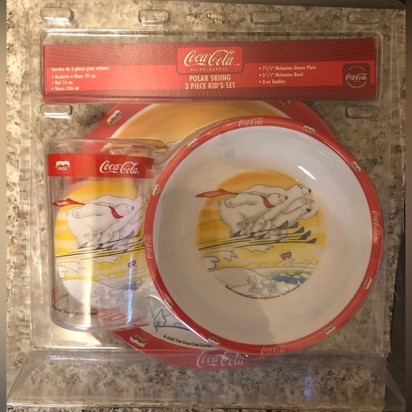 Coca-Cola Polar Skiing 3 pc Kid’s Dining Set - Picture 3 of 6